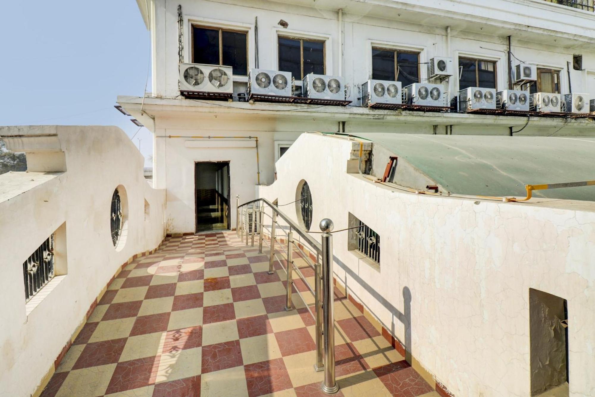 Hotel O Mukut Mahal Meerut Εξωτερικό φωτογραφία